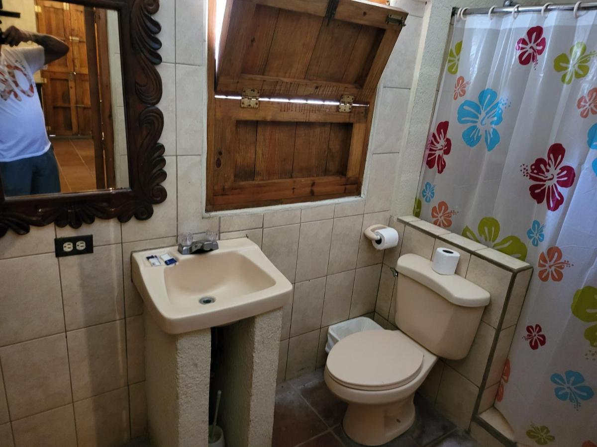 Amapala Hostal Casa De Las Gargolas מראה חיצוני תמונה